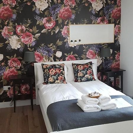 Pasta Factory Guest Rooms Голуэй Экстерьер фото