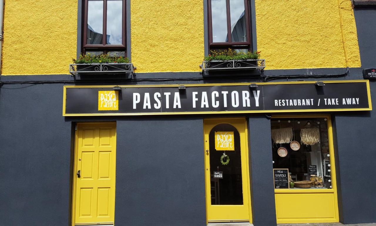Pasta Factory Guest Rooms Голуэй Экстерьер фото
